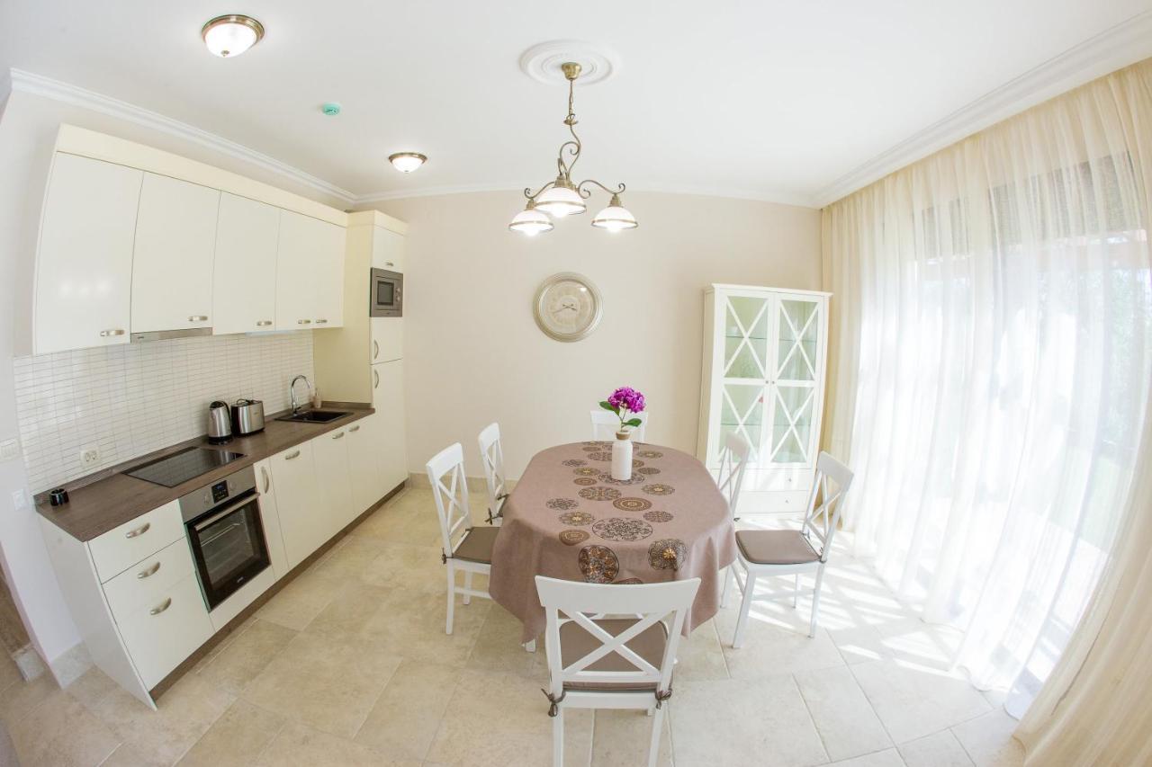 Townhouse Virginia Villa Petrovac Exterior photo