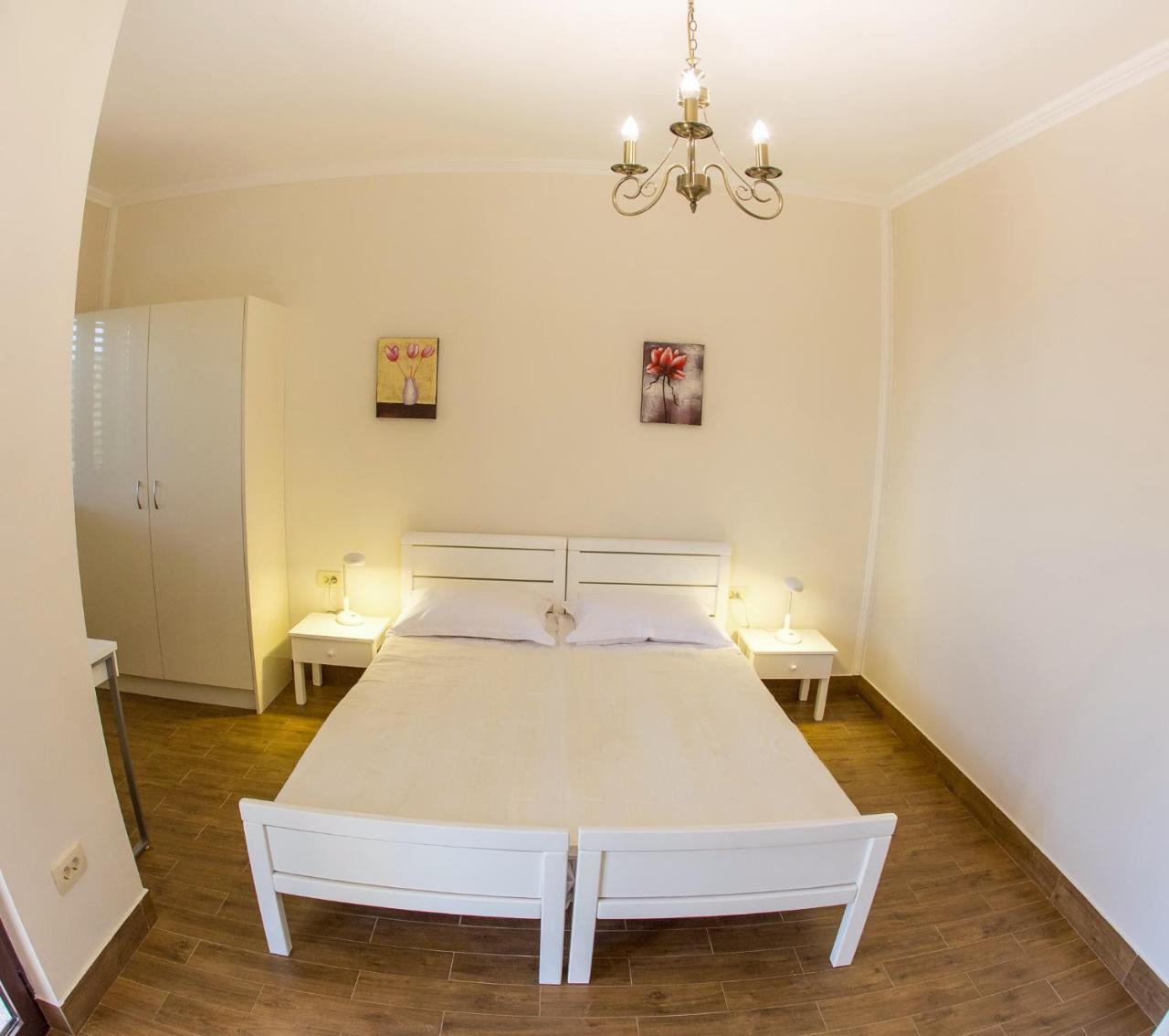 Townhouse Virginia Villa Petrovac Exterior photo